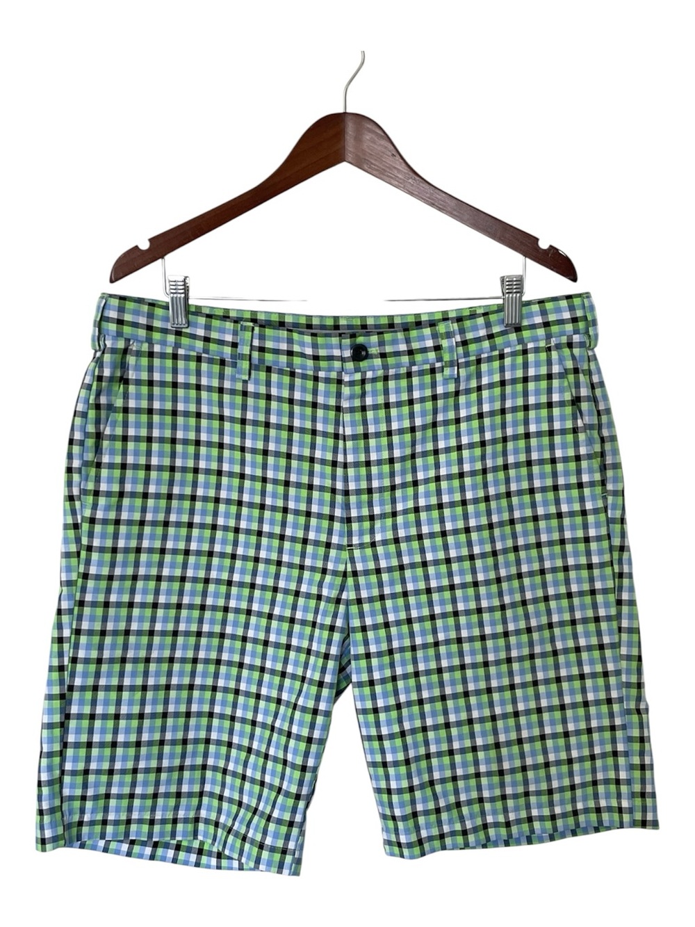 Izod Green and Blue Plaid Golf Flat Front Men's Shorts - 36